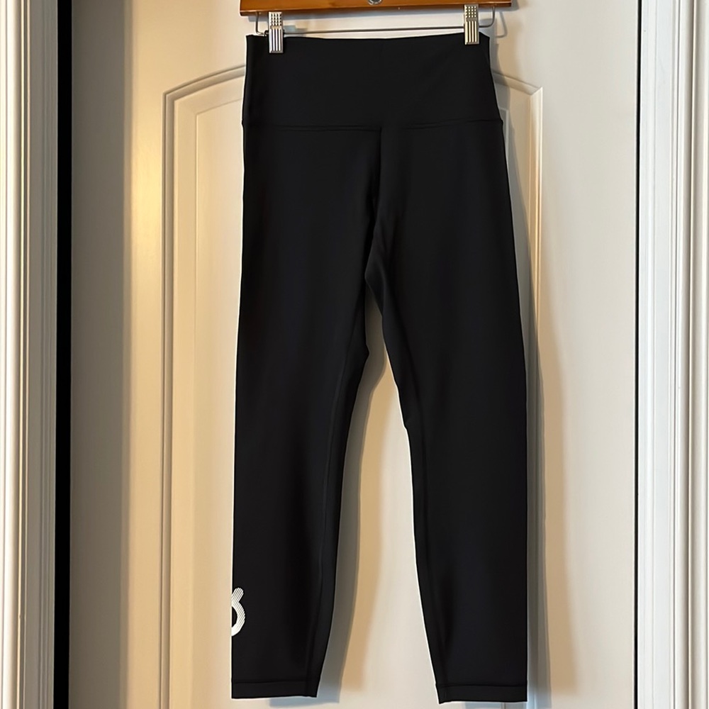 NWOT lululemon x Peloton legging. Black. Size 8